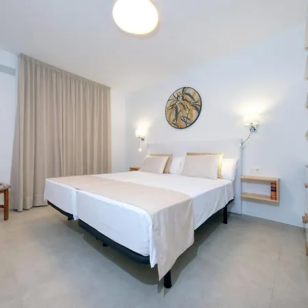 Holiday home Essence Del Carmen