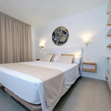 Holiday home Essence Del Carmen